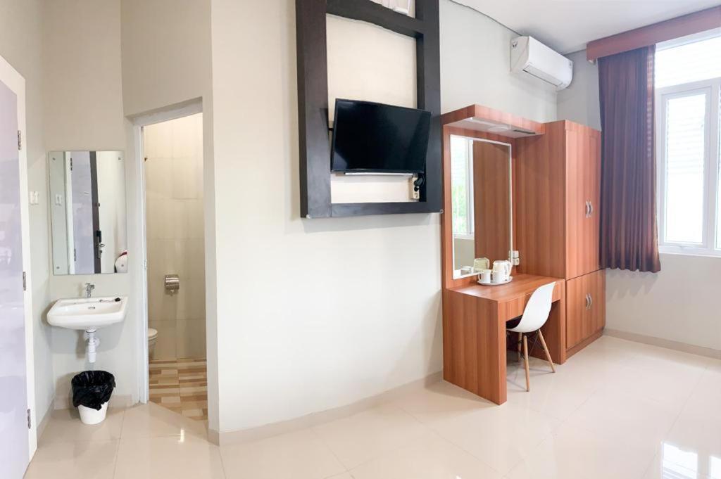 Kembaran Oyo 2816 Privato Suite מראה חיצוני תמונה