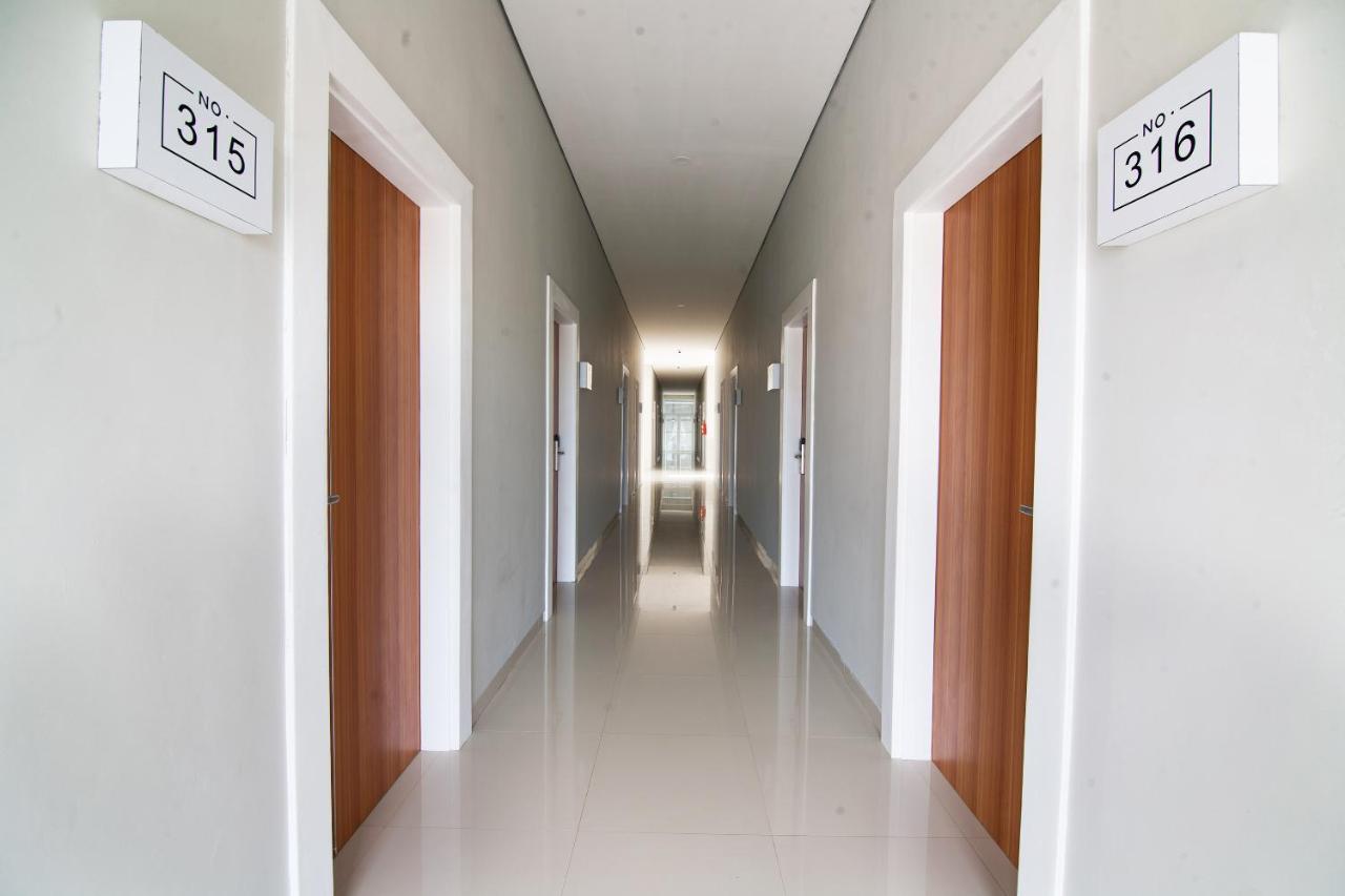 Kembaran Oyo 2816 Privato Suite מראה חיצוני תמונה
