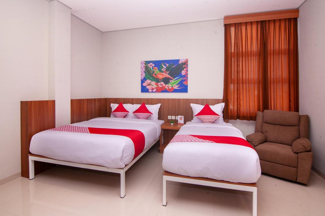 Kembaran Oyo 2816 Privato Suite מראה חיצוני תמונה