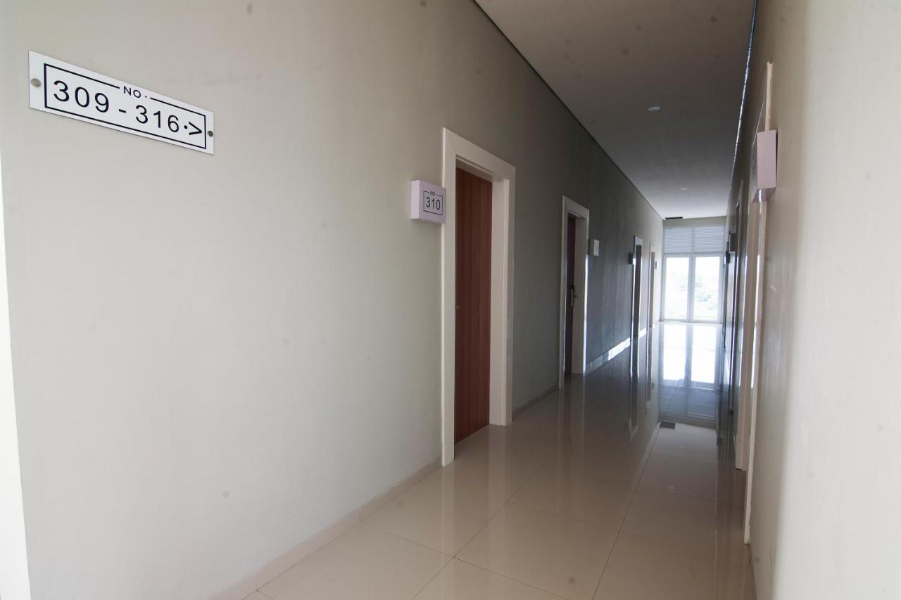 Kembaran Oyo 2816 Privato Suite מראה חיצוני תמונה