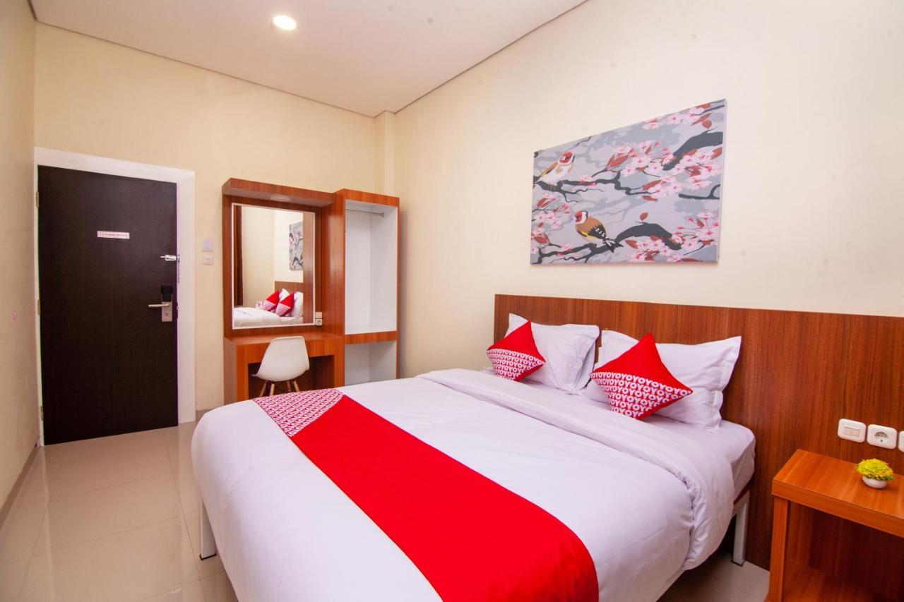 Kembaran Oyo 2816 Privato Suite מראה חיצוני תמונה