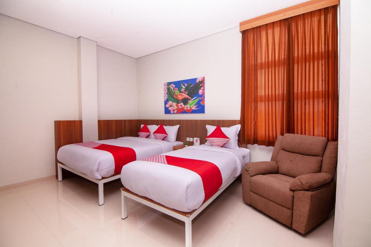 Kembaran Oyo 2816 Privato Suite מראה חיצוני תמונה