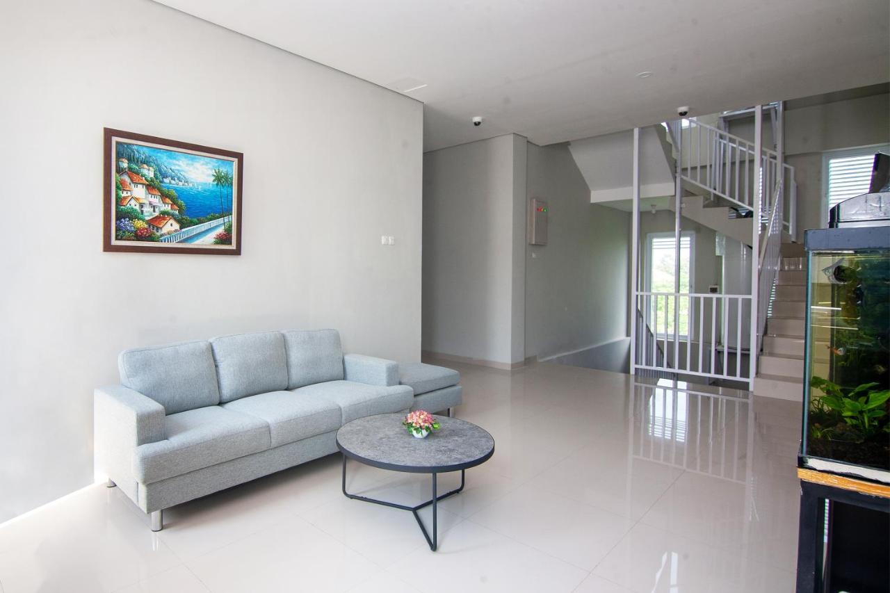 Kembaran Oyo 2816 Privato Suite מראה חיצוני תמונה