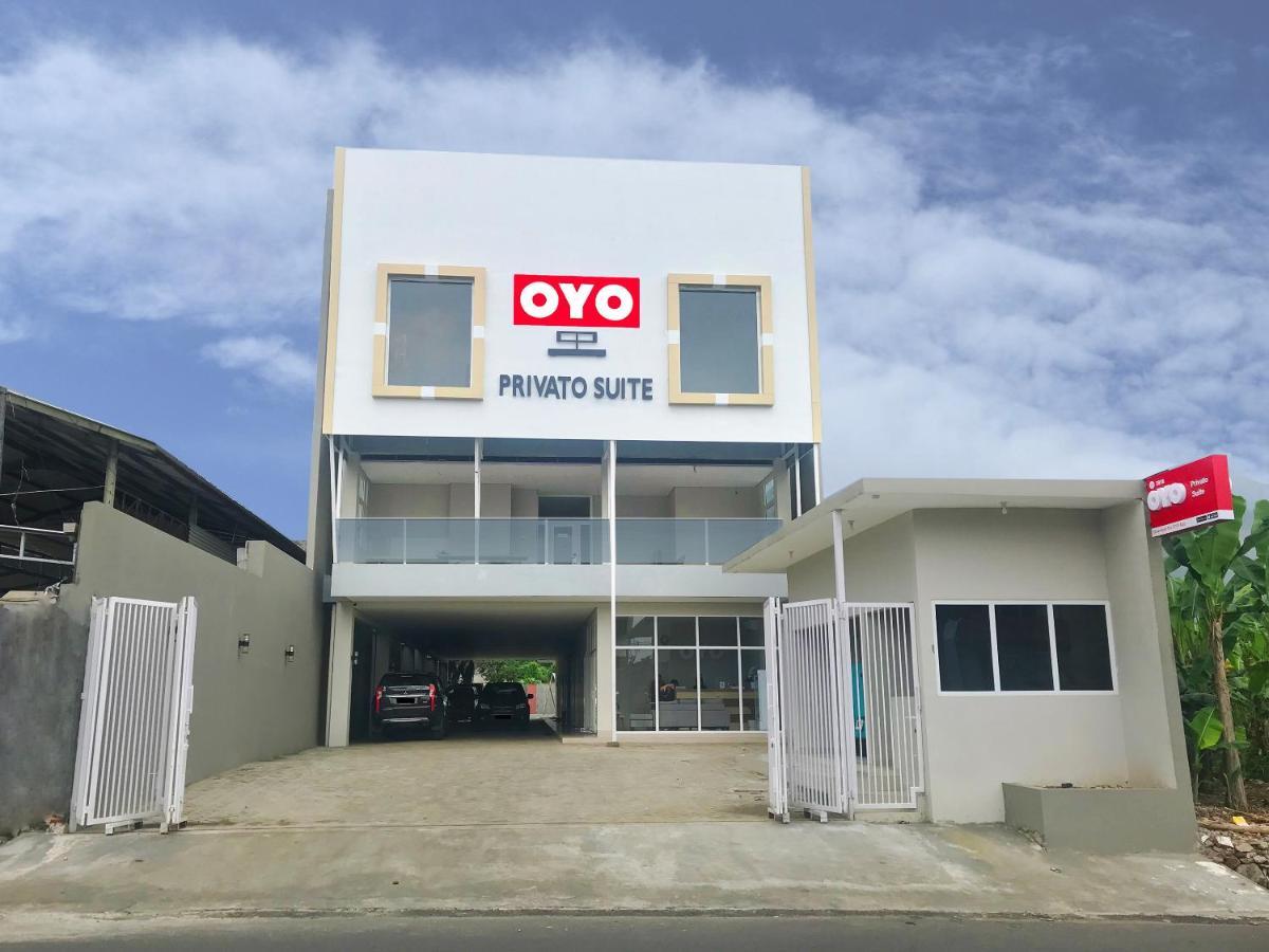 Kembaran Oyo 2816 Privato Suite מראה חיצוני תמונה